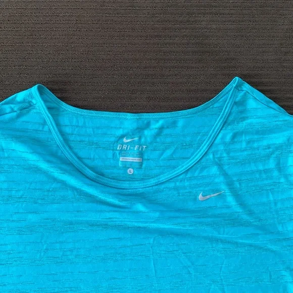 5/$25 Nike Dri Fit Tshirt - Picture 5 of 6